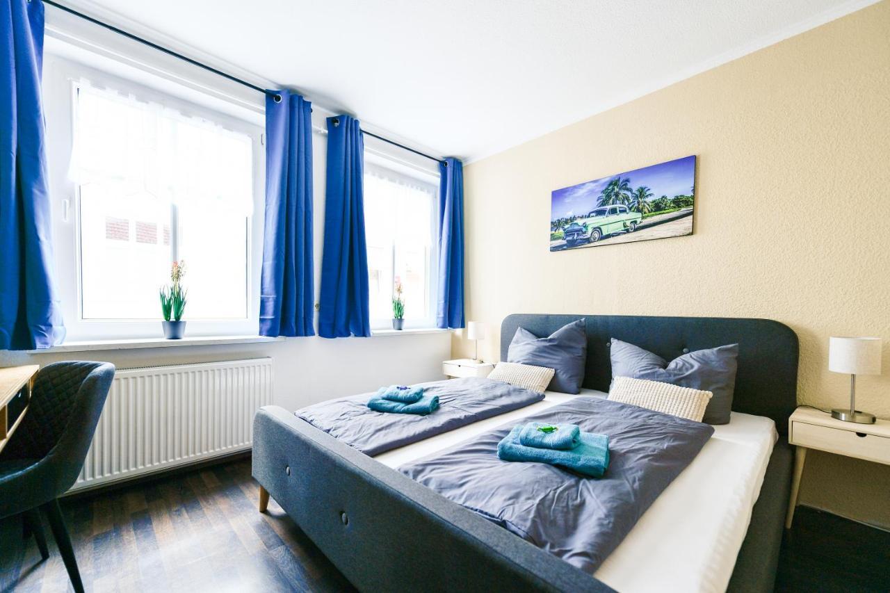 Fuerst-pueckler-apartment_bis 6 Personen_waschmaschine_kueche_2x Parkplaetze_terrasse_netflix